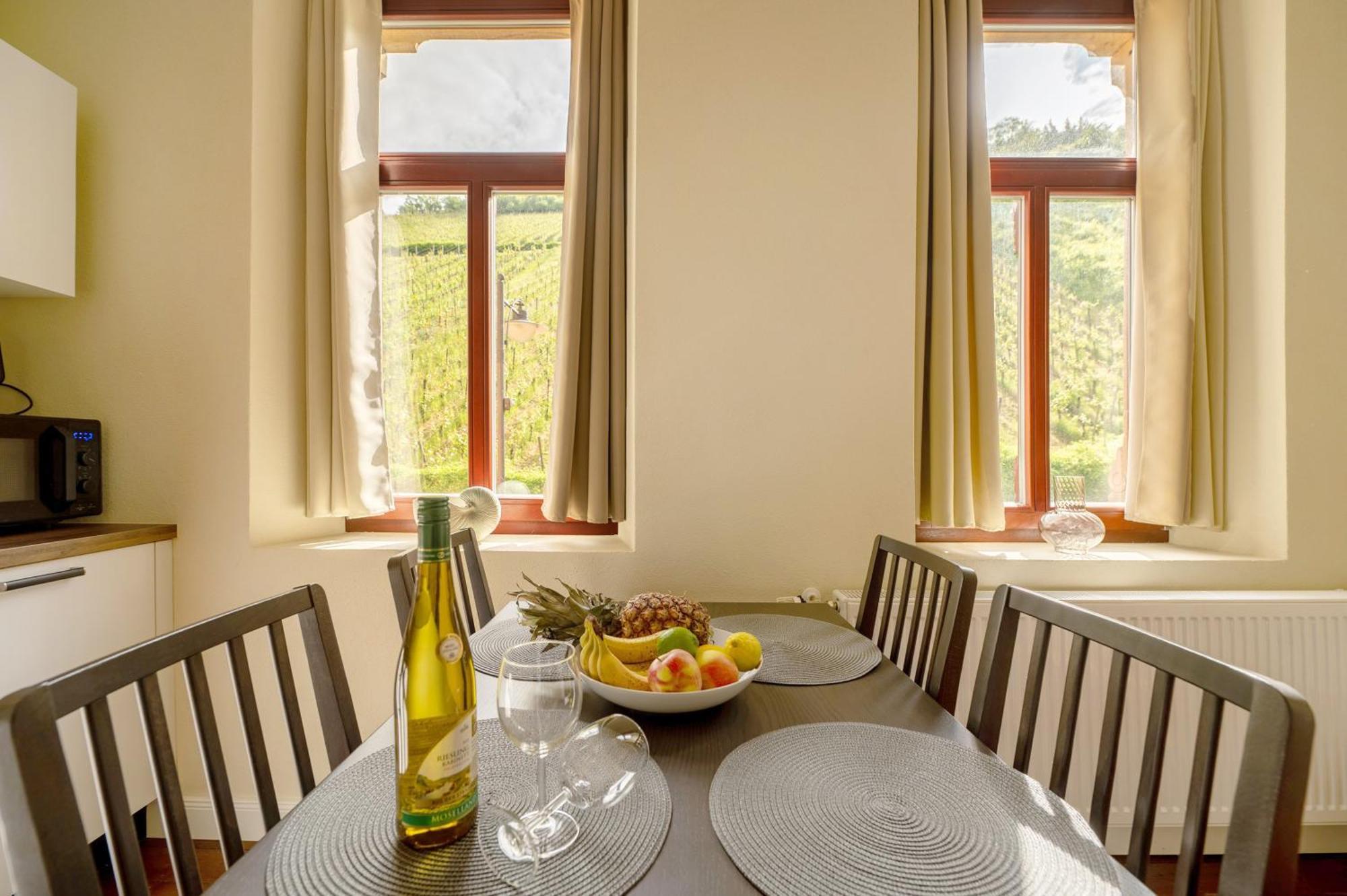 Alte Stadtvilla Am Weinberg 4 ทราเบิน-ทราร์บาค ภายนอก รูปภาพ