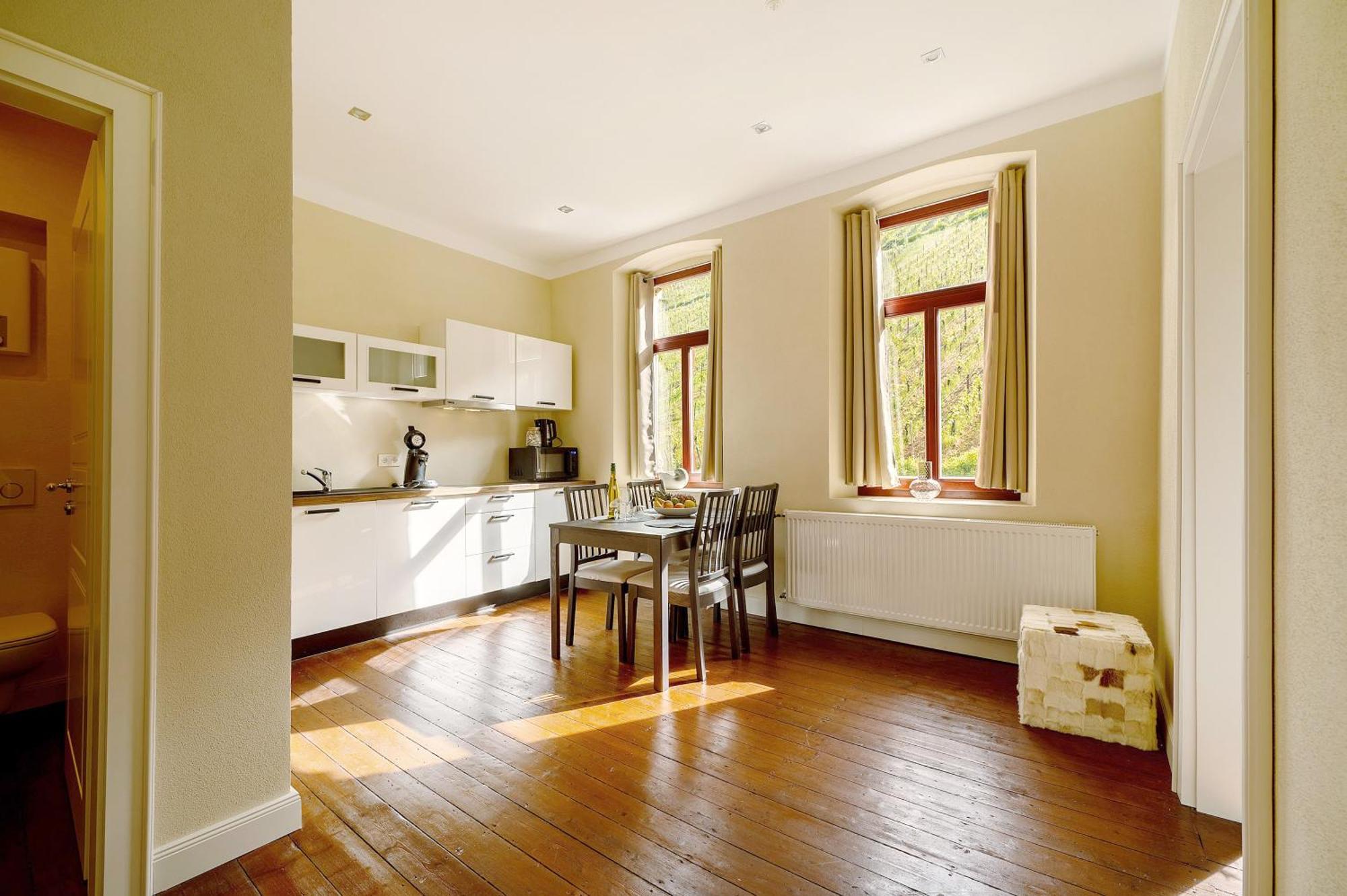 Alte Stadtvilla Am Weinberg 4 ทราเบิน-ทราร์บาค ภายนอก รูปภาพ